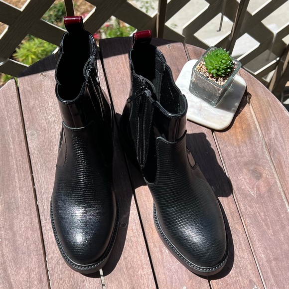 Jeffrey Campbell Corrode Chelsea Boot - Picture 4 of 11